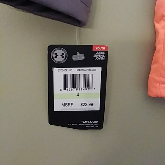 Sale! NWT UA boys long sleeve performance tee - Picture 4 of 5